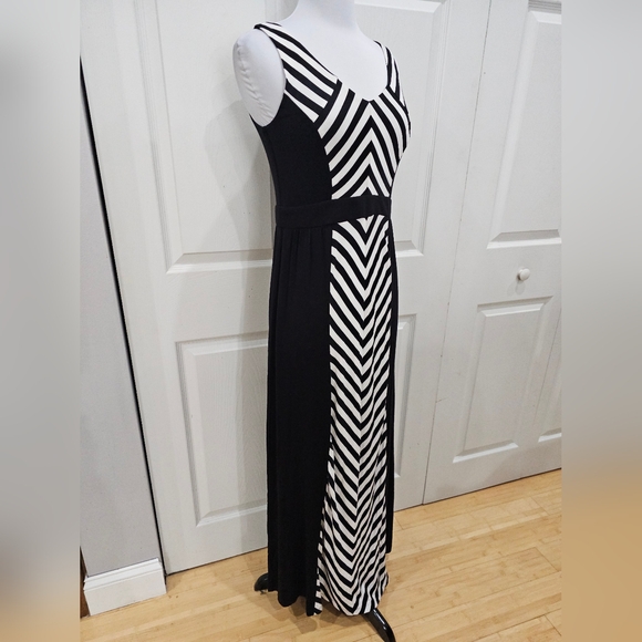Apt 9 Black & White Striped V Neck Maxi Stretchy Tank Dress XS NWT - Picture 2 of 9